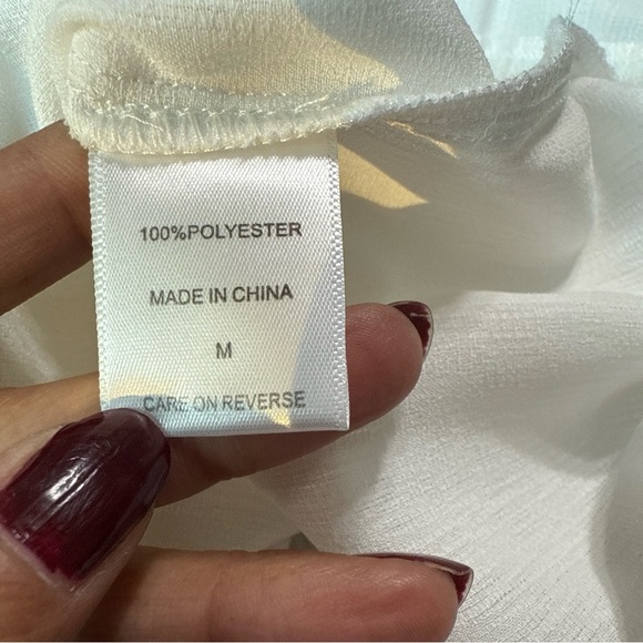 #620 New york & company Crochet ruffle blouse size medium - Picture 8 of 8